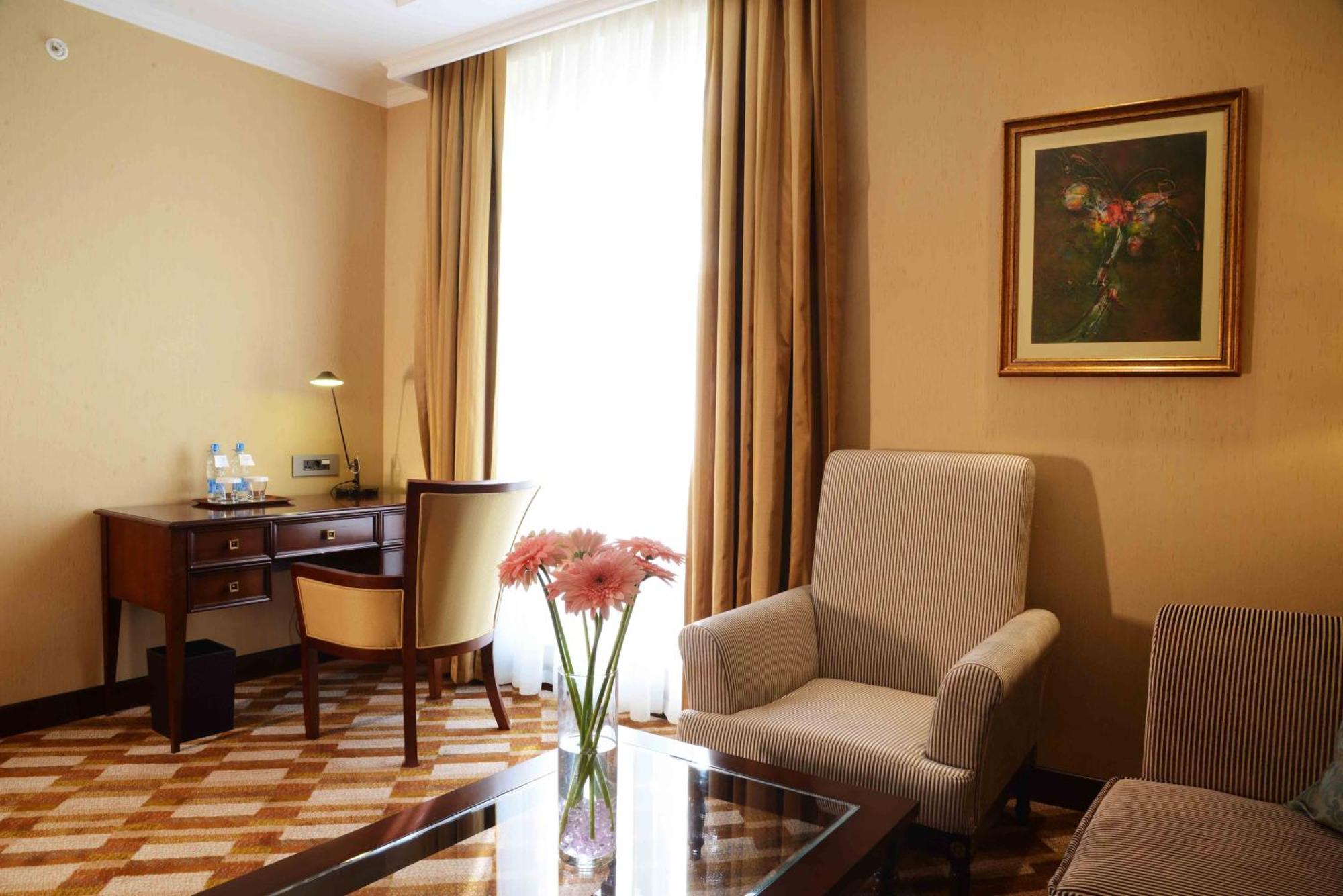 Lotte City Hotels Tashkent Palace Phòng bức ảnh