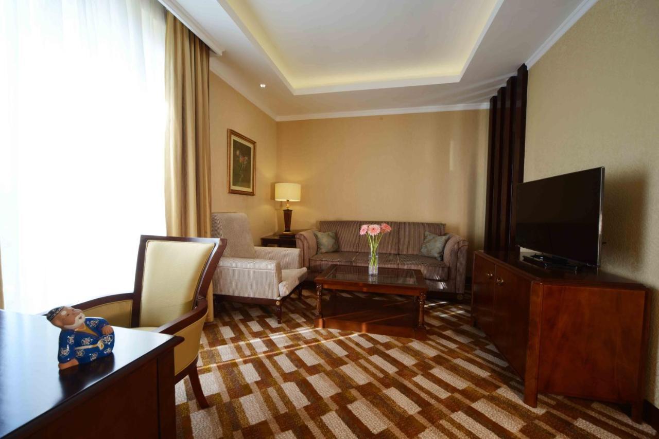 Lotte City Hotels Tashkent Palace Ngoại thất bức ảnh